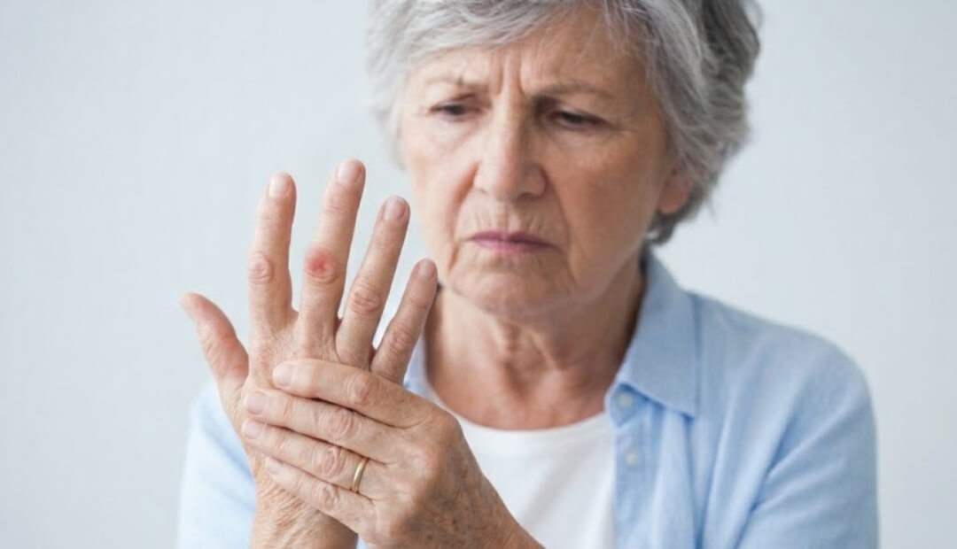 Why Is It Hard to Bend Your Fingers After Sleep? What Morning Stiffness Means