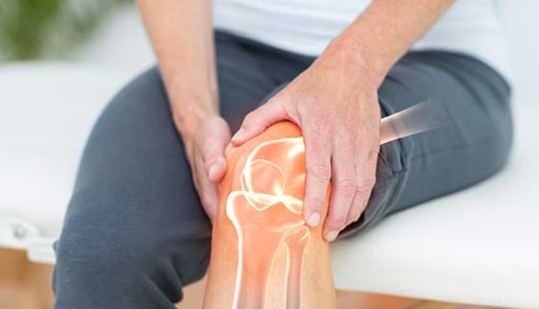 Knee Swelling and Pain When Walking: What Your Symptoms Could Mean